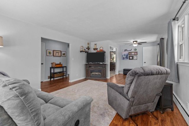 719 W 8TH AVENUE, Oshkosh, WI 54902