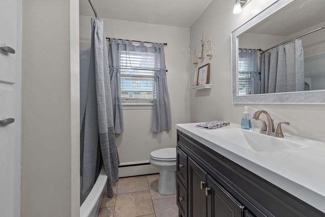 719 W 8TH AVENUE, Oshkosh, WI 54902