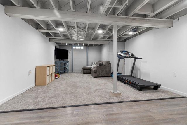 719 W 8TH AVENUE, Oshkosh, WI 54902