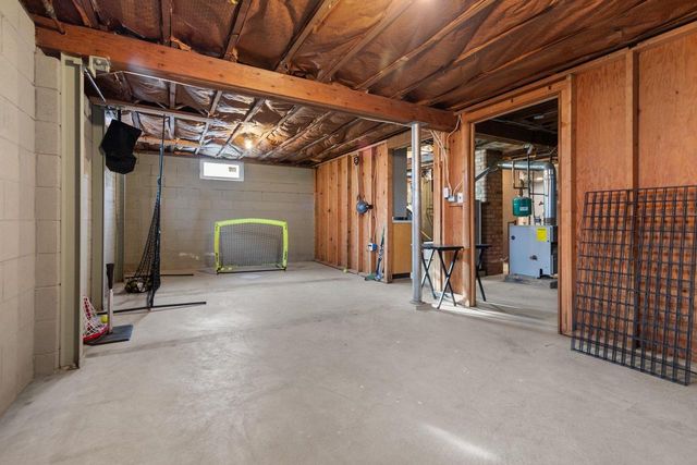 719 W 8TH AVENUE, Oshkosh, WI 54902