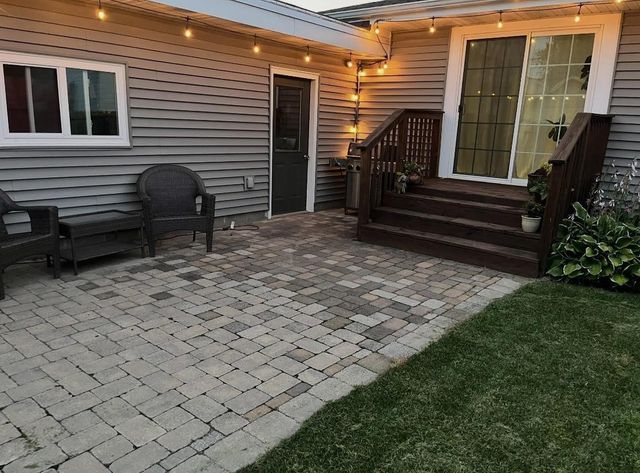 719 W 8TH AVENUE, Oshkosh, WI 54902