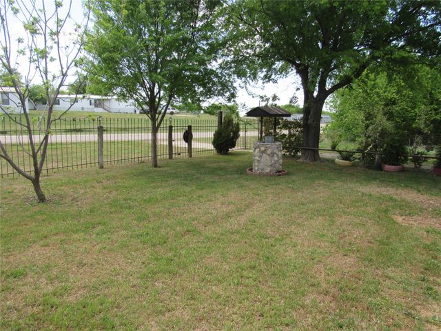 8927 Cartwright Drive, Cresson, TX 76035