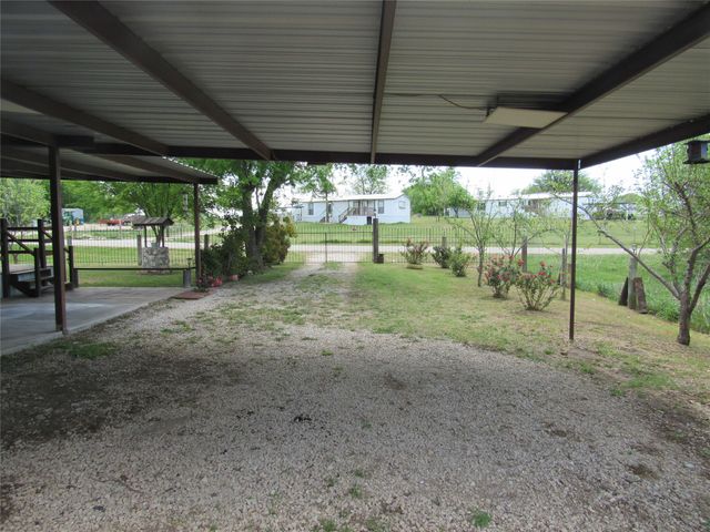 8927 Cartwright Drive, Cresson, TX 76035