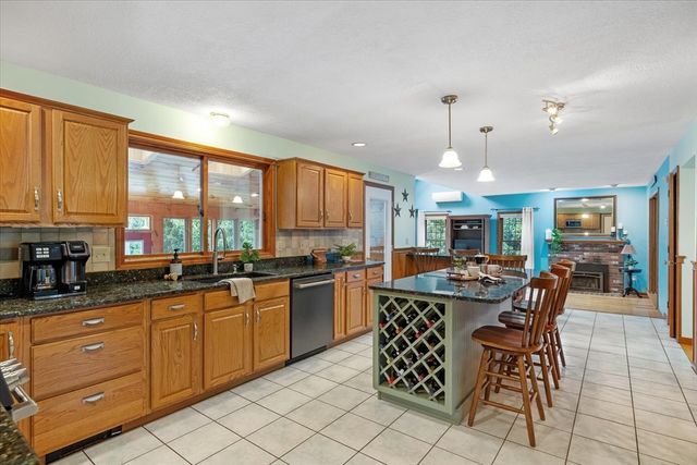 12 Rice Rd, Auburn, MA 01501