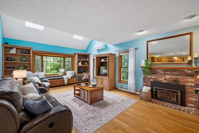 12 Rice Rd, Auburn, MA 01501