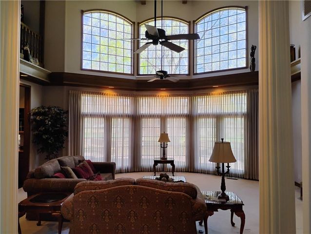 724 VILLAGE Drive, Girard, KS 66743