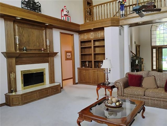 724 VILLAGE Drive, Girard, KS 66743