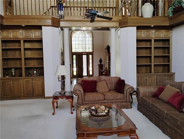 724 VILLAGE Drive, Girard, KS 66743