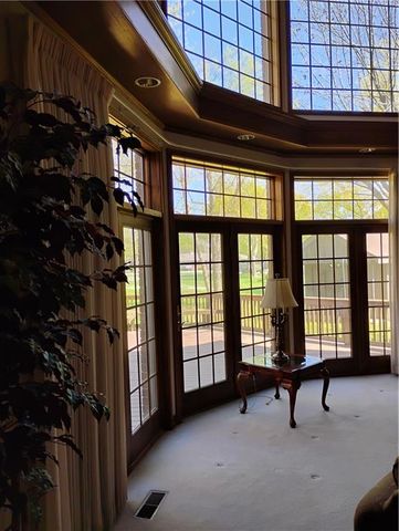 724 VILLAGE Drive, Girard, KS 66743