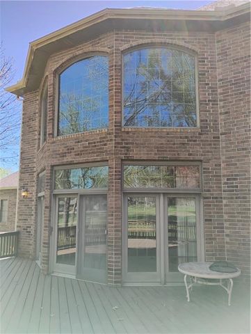 724 VILLAGE Drive, Girard, KS 66743