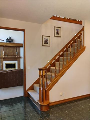 724 VILLAGE Drive, Girard, KS 66743