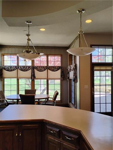 724 VILLAGE Drive, Girard, KS 66743