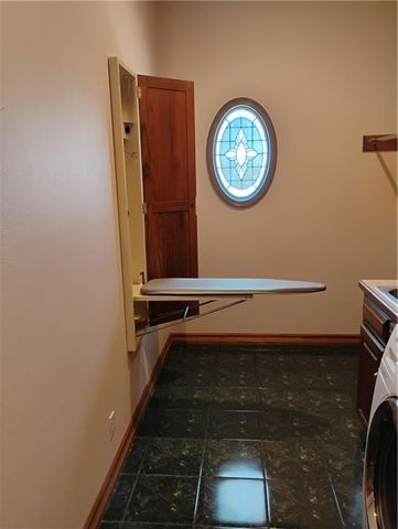 724 VILLAGE Drive, Girard, KS 66743