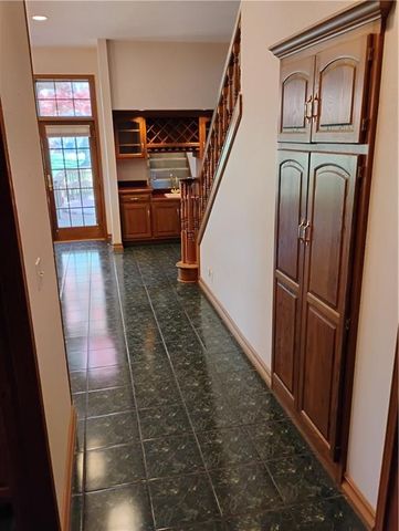 724 VILLAGE Drive, Girard, KS 66743