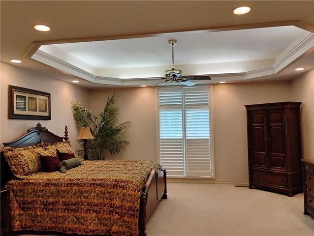 724 VILLAGE Drive, Girard, KS 66743