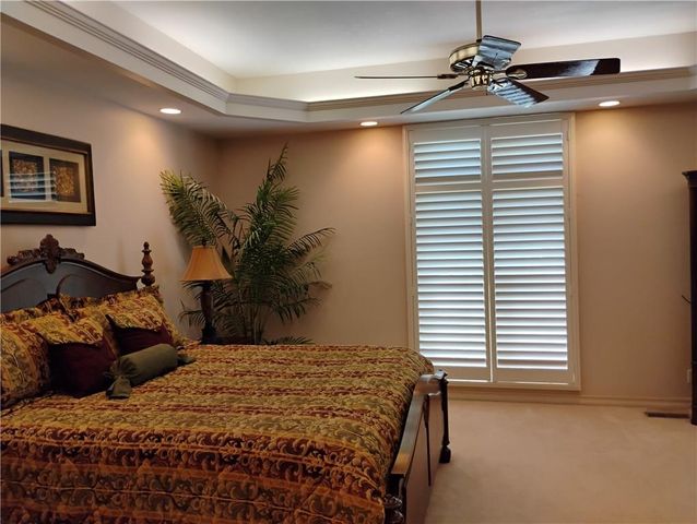 724 VILLAGE Drive, Girard, KS 66743