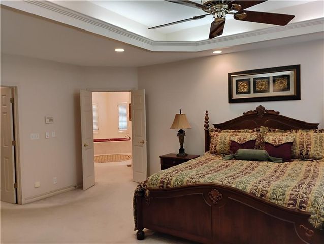 724 VILLAGE Drive, Girard, KS 66743