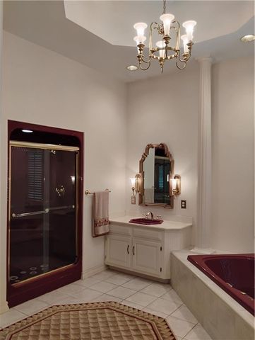 724 VILLAGE Drive, Girard, KS 66743