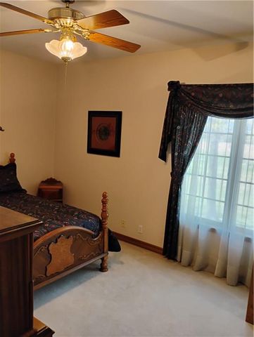 724 VILLAGE Drive, Girard, KS 66743