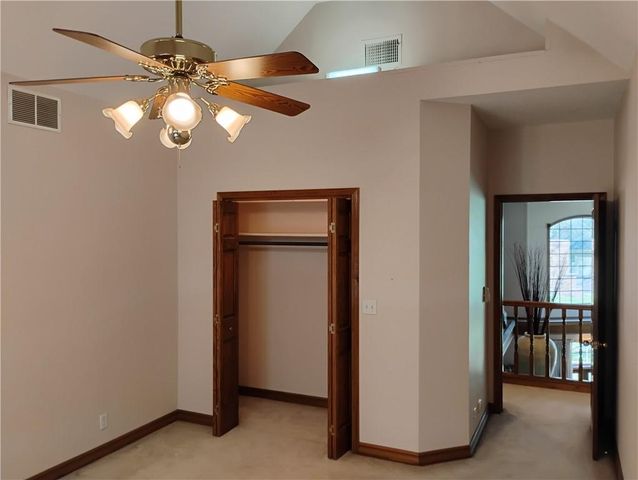 724 VILLAGE Drive, Girard, KS 66743