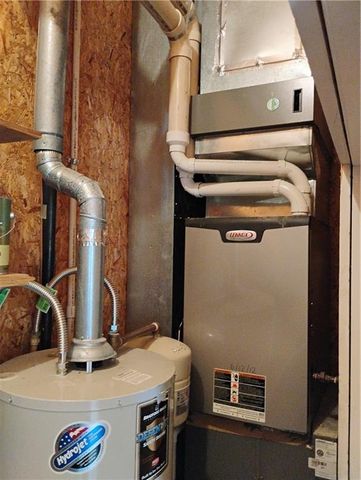 724 VILLAGE Drive, Girard, KS 66743