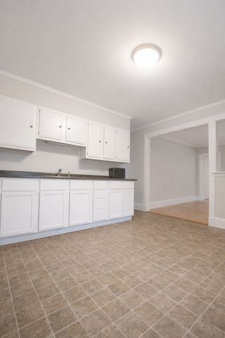 1502 S Galena Avenue, Dixon, IL 61021