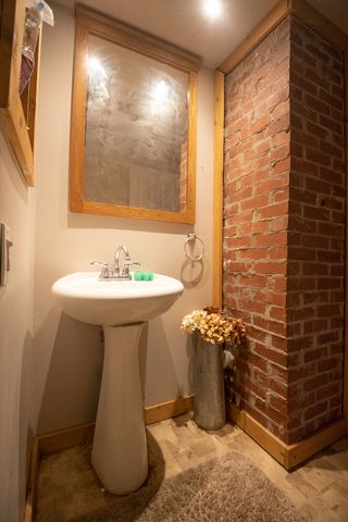 1502 S Galena Avenue, Dixon, IL 61021