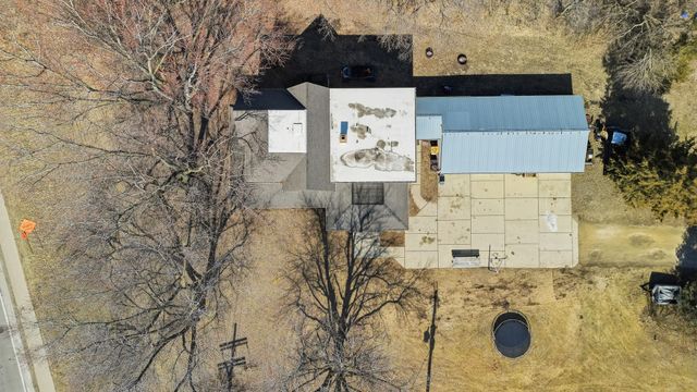 1502 S Galena Avenue, Dixon, IL 61021