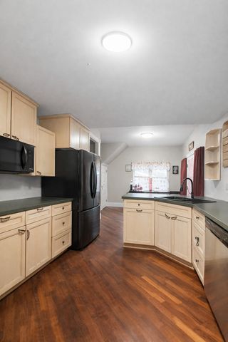 1502 S Galena Avenue, Dixon, IL 61021