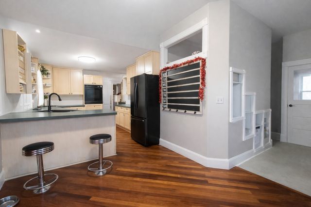 1502 S Galena Avenue, Dixon, IL 61021