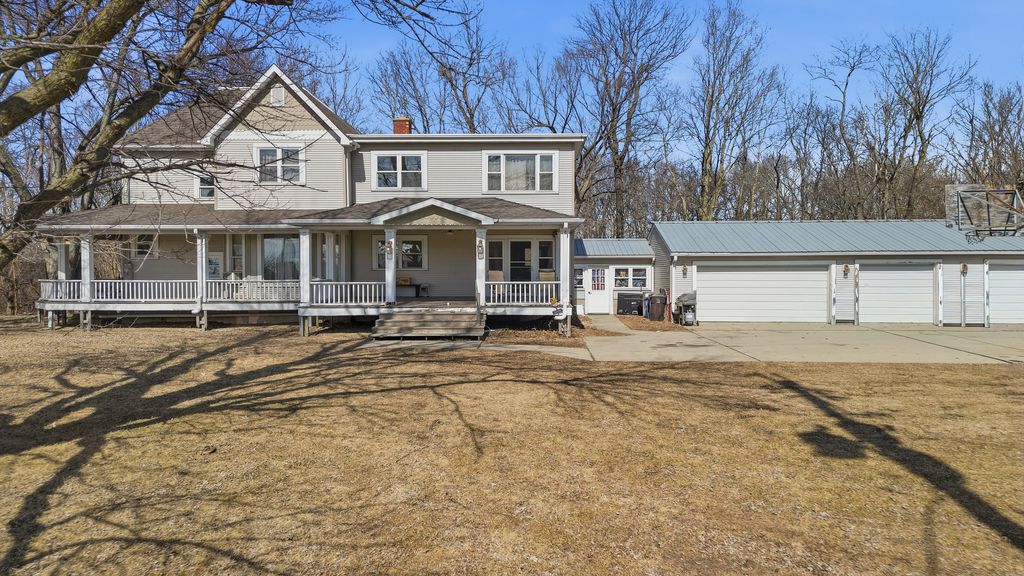 1502 S Galena Avenue, Dixon, IL 61021