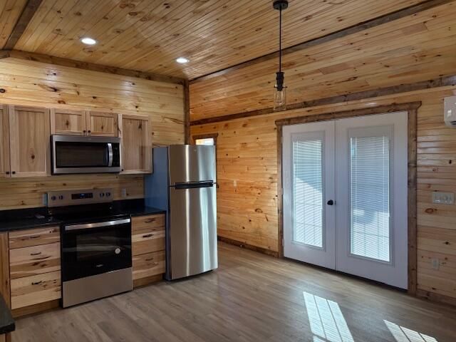 1757 Fr 1200, Crane, MO 65633