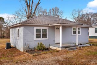 20 Sanders Street, Honea Path, SC 29654