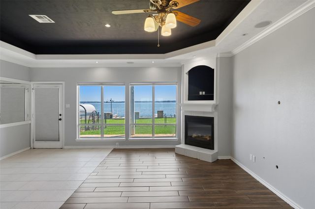 16 Regency Point, Conroe, TX 77356
