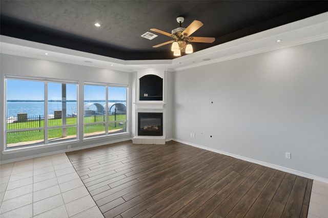 16 Regency Point, Conroe, TX 77356
