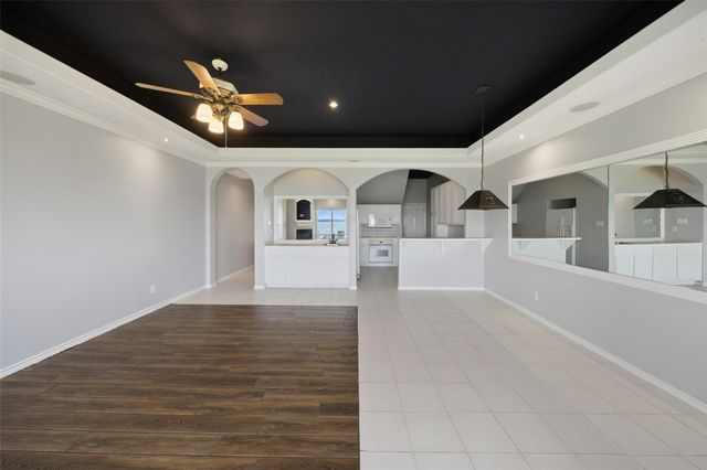16 Regency Point, Conroe, TX 77356
