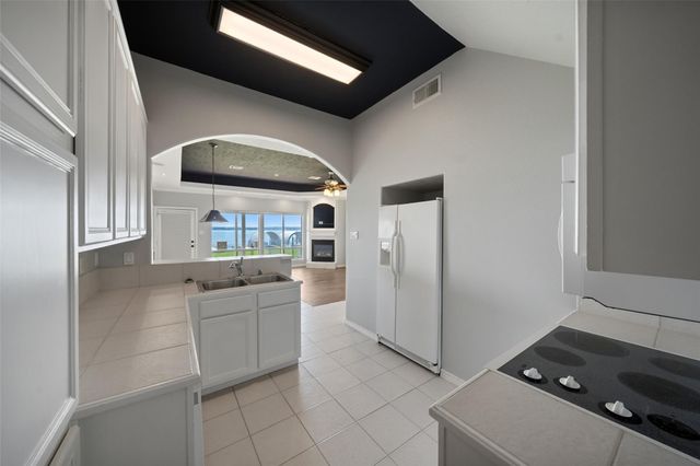 16 Regency Point, Conroe, TX 77356
