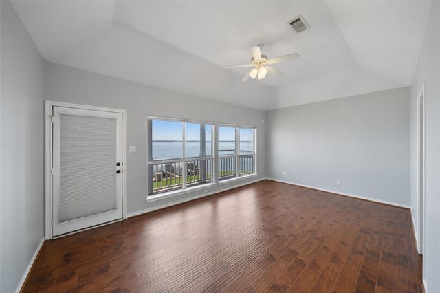 16 Regency Point, Conroe, TX 77356