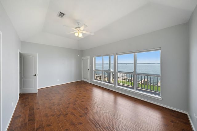 16 Regency Point, Conroe, TX 77356