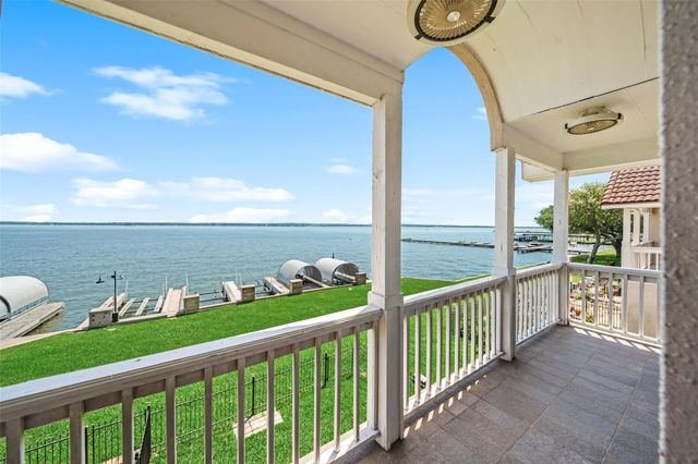 16 Regency Point, Conroe, TX 77356