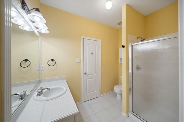 16 Regency Point, Conroe, TX 77356