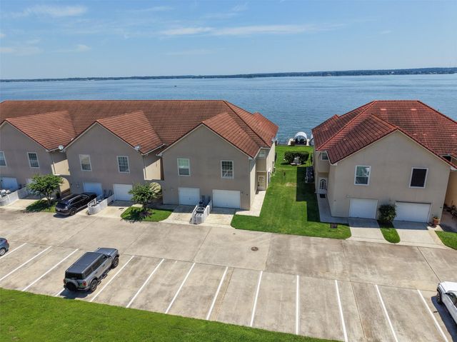 16 Regency Point, Conroe, TX 77356