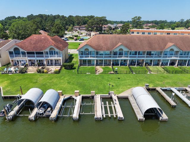 16 Regency Point, Conroe, TX 77356