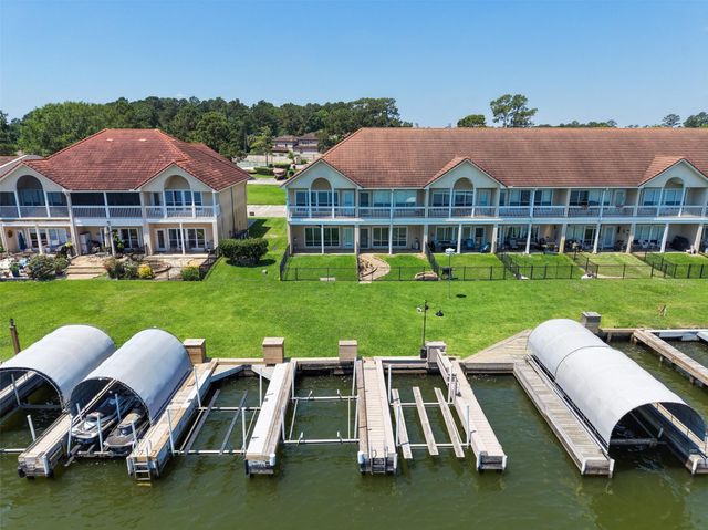 16 Regency Point, Conroe, TX 77356