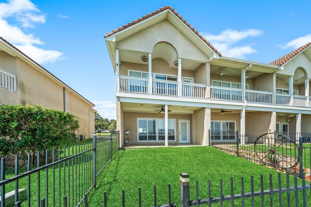 16 Regency Point, Conroe, TX 77356
