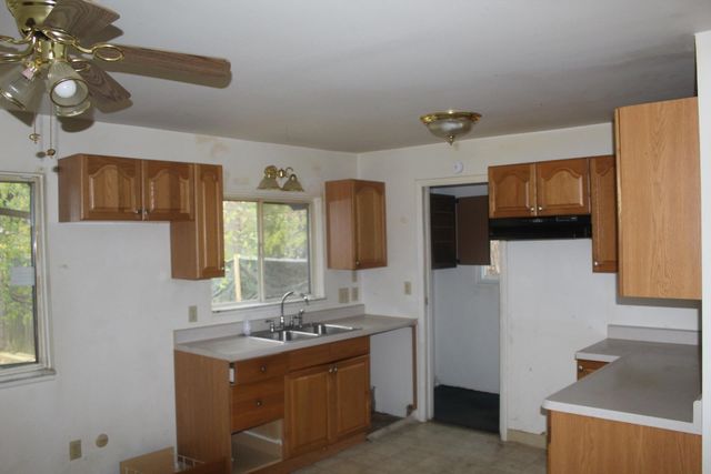 1314 Pinehurst Avenue, Flint, MI 48503