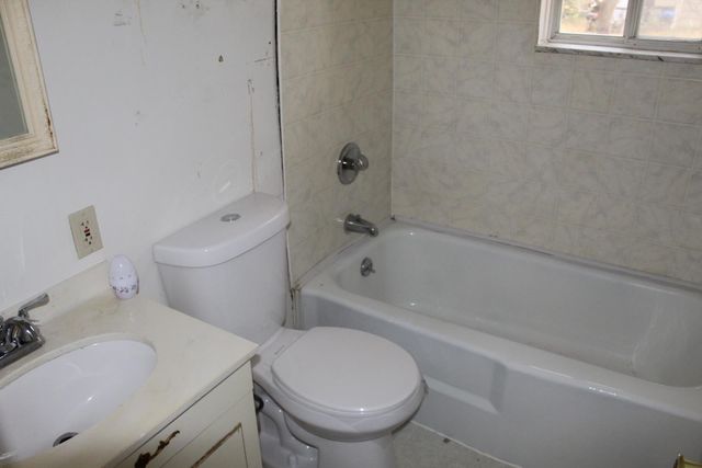 1314 Pinehurst Avenue, Flint, MI 48503