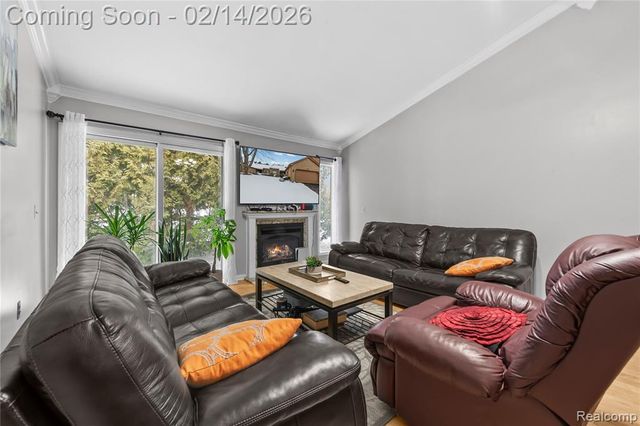 2162 London Bridge Drive, Rochester Hills, MI 48307