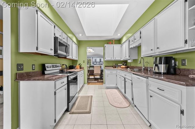 2162 London Bridge Drive, Rochester Hills, MI 48307