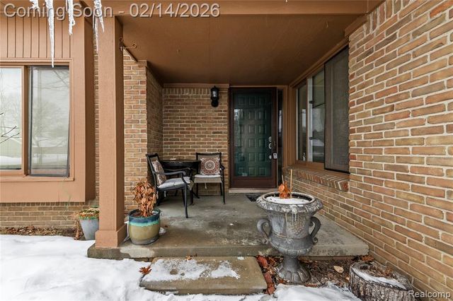 2162 London Bridge Drive, Rochester Hills, MI 48307